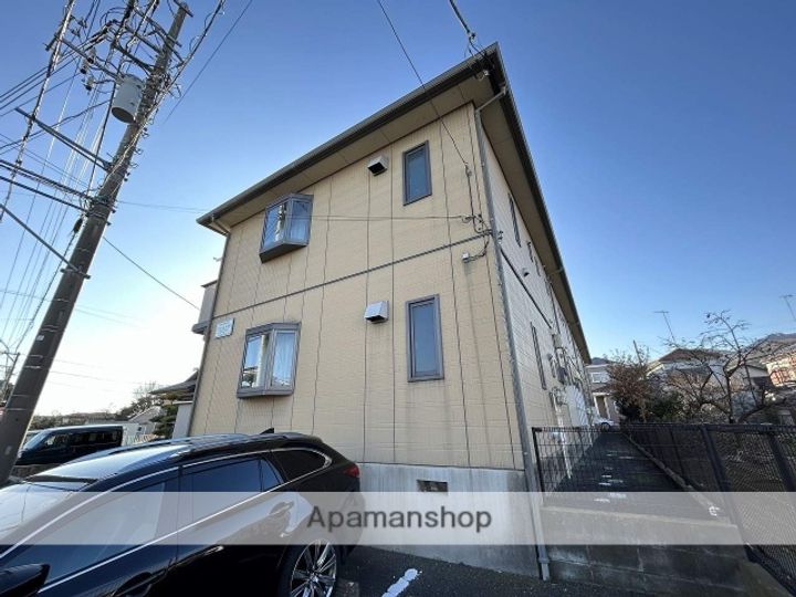 神奈川県伊勢原市串橋の賃貸アパートの外観