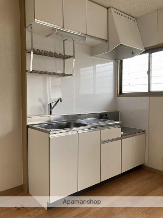 神奈川県伊勢原市池端の賃貸アパートのキッチン