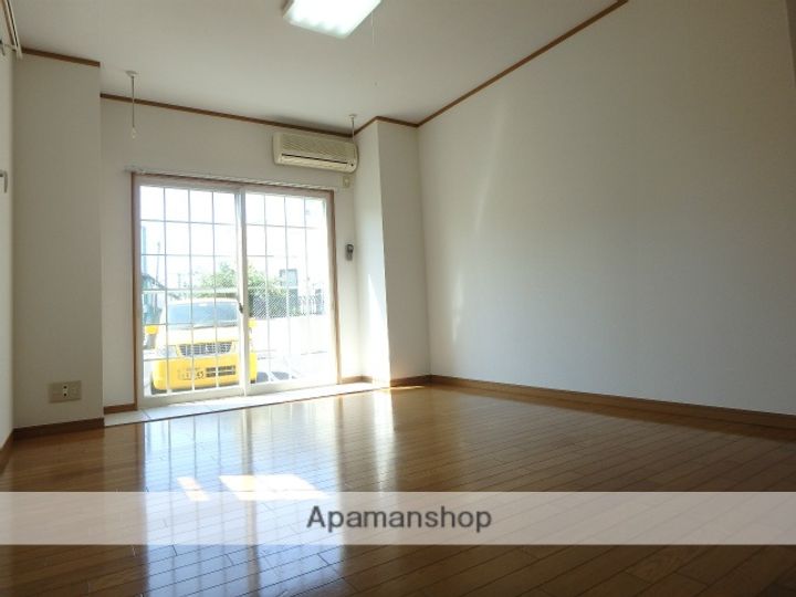 ウラノス鵠沼の居間