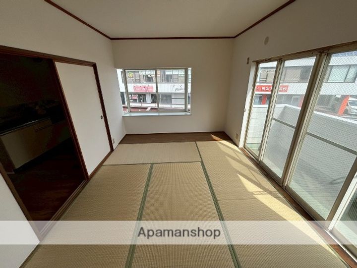 堀口アパートの居間