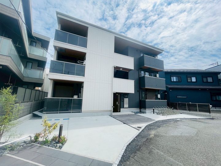 グリシーナ鵠沼石上の外観