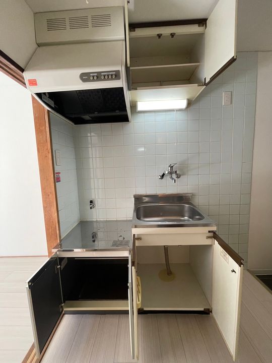 神奈川県大和市西鶴間1丁目の賃貸マンションの内装