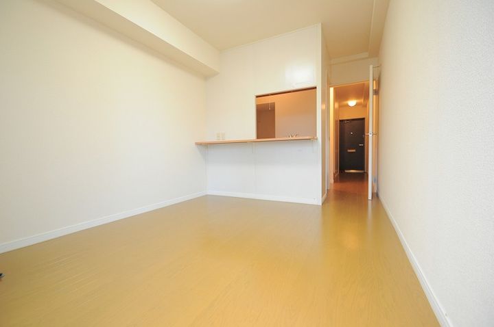 レオパレスコスモスNO.6104の居間