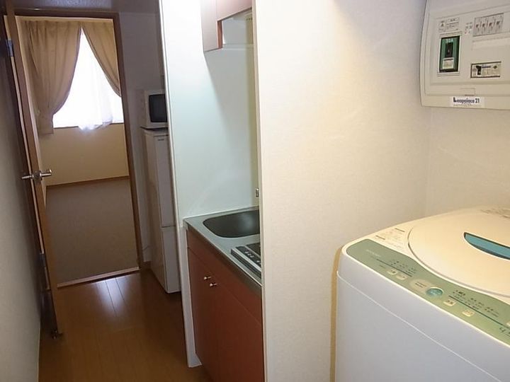 レオパレスFINEの玄関