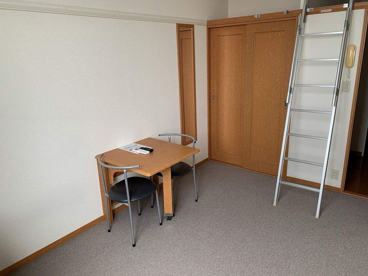 レオパレスネイティブの居間