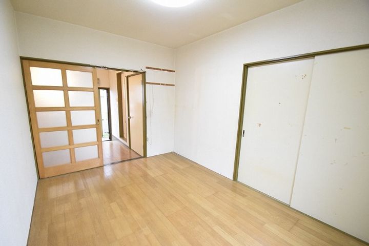 横山ハイツの居間