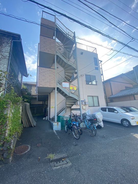 ドルフィン鵠沼の外観