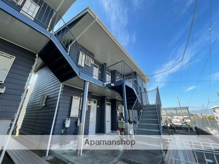 ロワール湘南A棟の外観