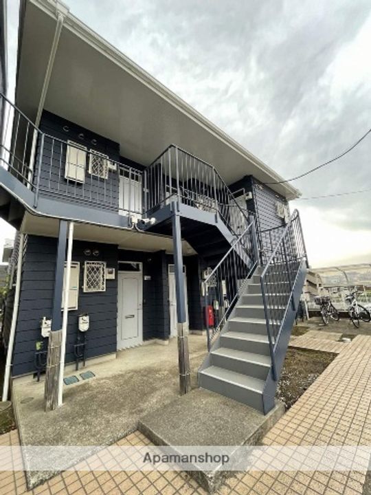 ロワール湘南A棟の外観