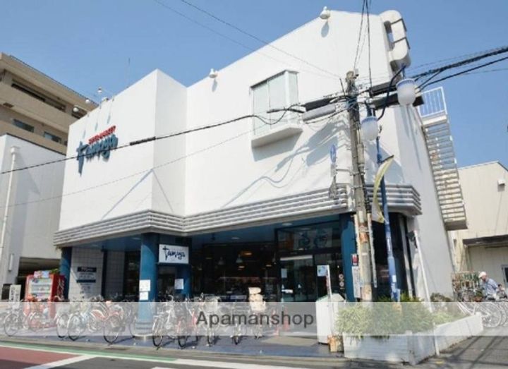 ファーストグローブの周辺