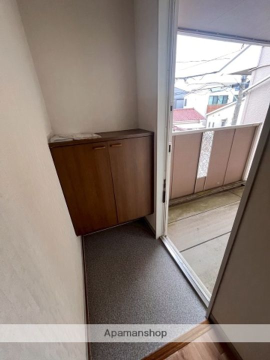 ニューマリンコーポBの玄関