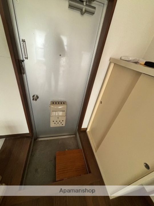 ハイツオオヤマの玄関