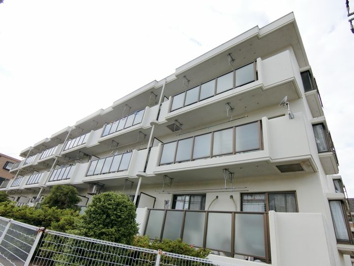ルミエール湘南の外観