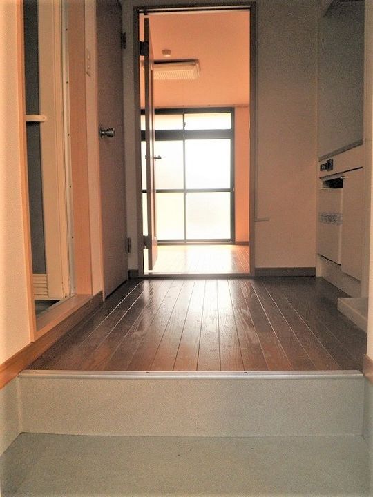 レオパレスシャロームの玄関