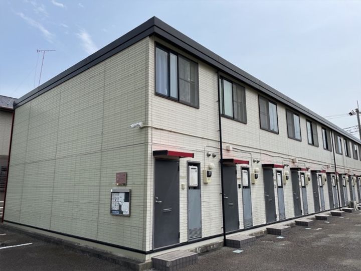 レオパレスコスモスNO.6107の外観