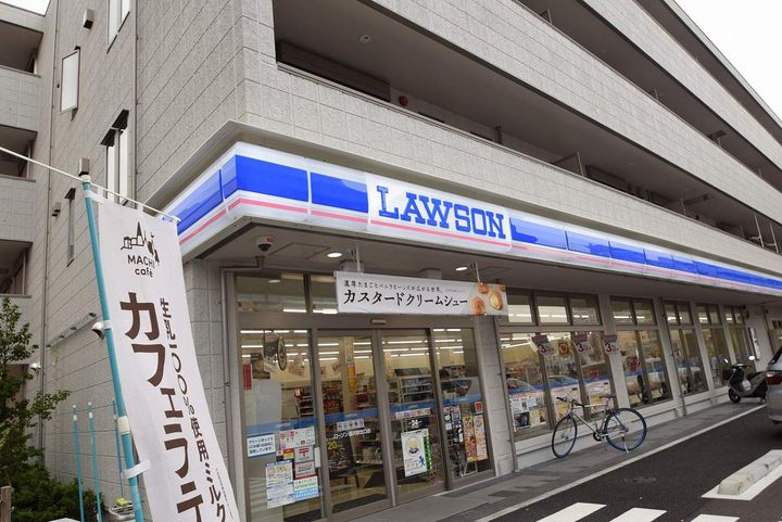 レオパレスフォーエヴァーの周辺