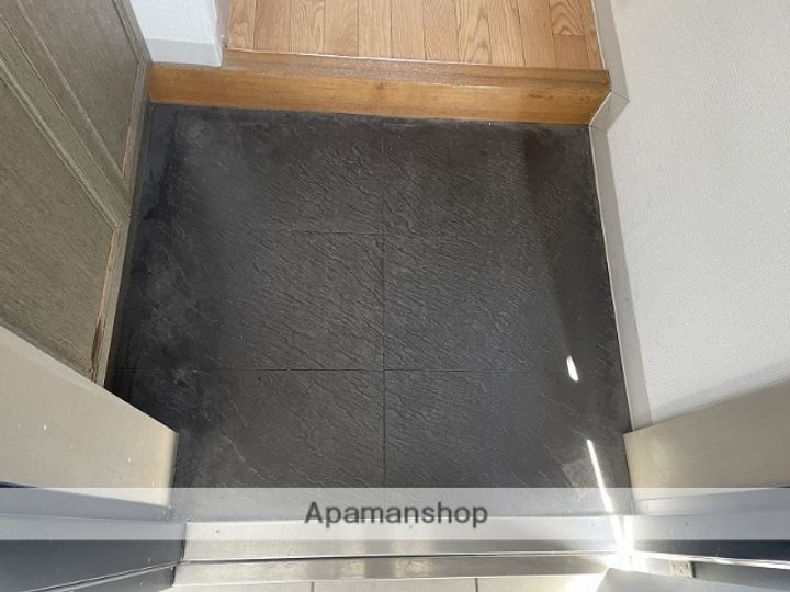 ライオンズプラザ平塚の玄関