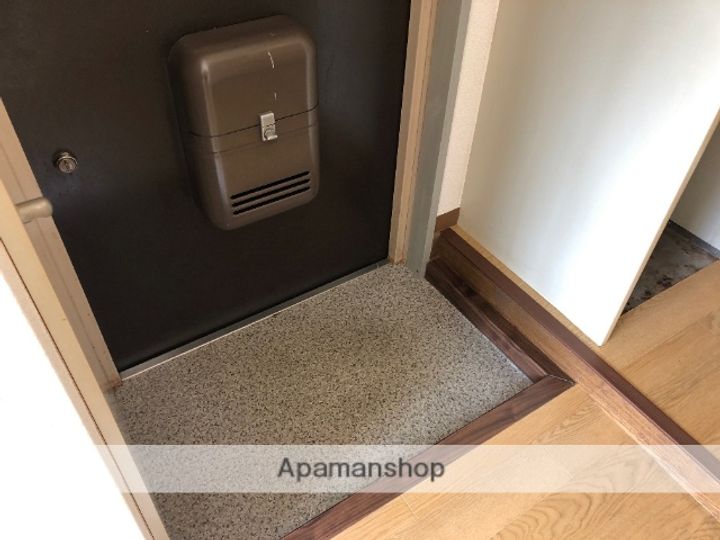 ジュネパレス平塚第19の玄関