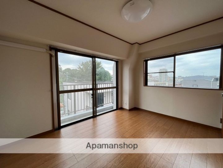 アクセス善行の外観