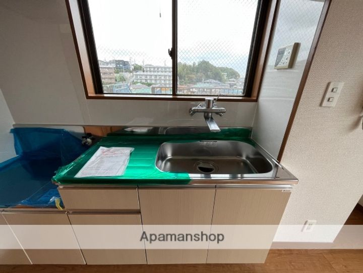 アクセス善行の内装