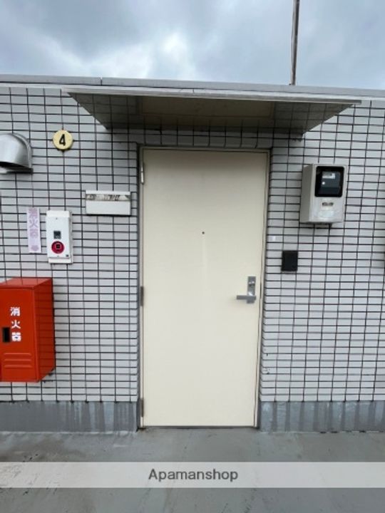 アクセス善行の内装