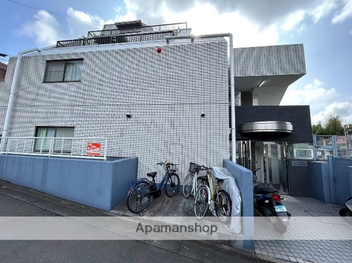 アクセス善行の外観