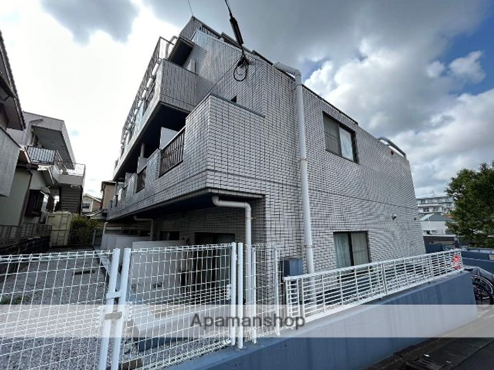 アクセス善行の外観