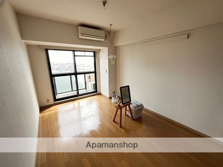 ウィンディ湘南の居間