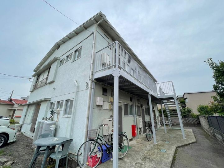 三直アパートの外観