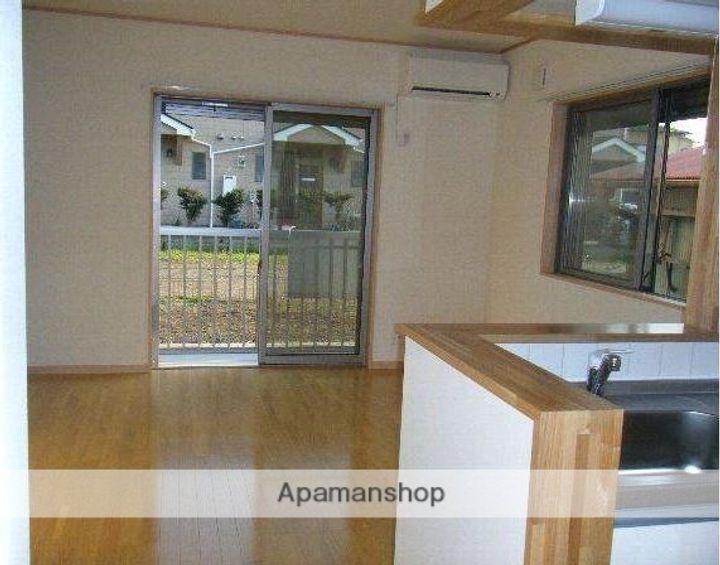 カーササンライズの居間