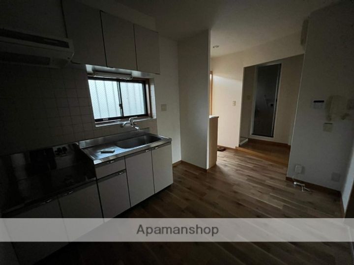 マンション瀬戸の居間