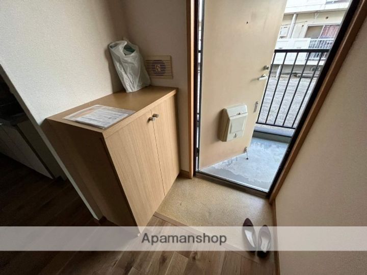 マンション瀬戸の玄関