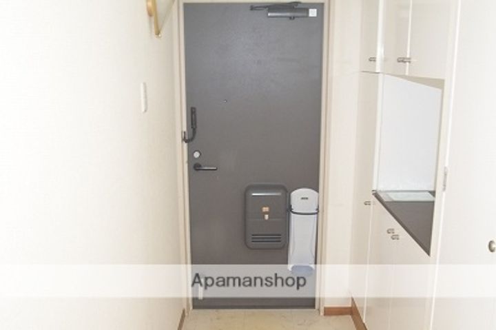 ソレアード国府津の玄関