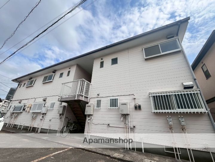 ライフ湘南1号館の外観