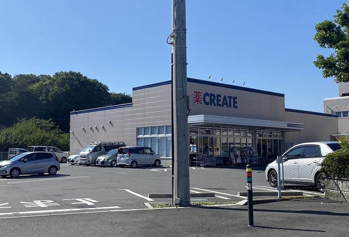 ドムス・クレストの周辺