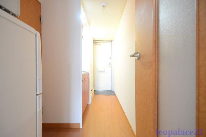 レオパレスフォレット湘南の玄関