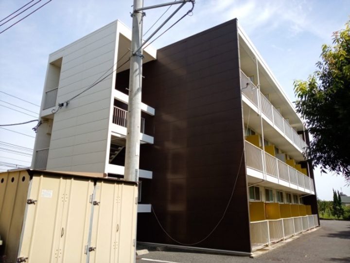 レオパレスフォレット湘南の外観