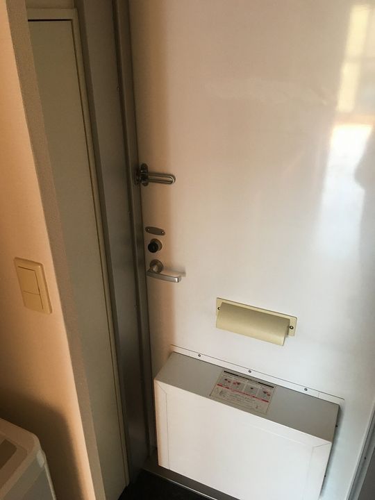 レオパレススコッツ カークIIの玄関