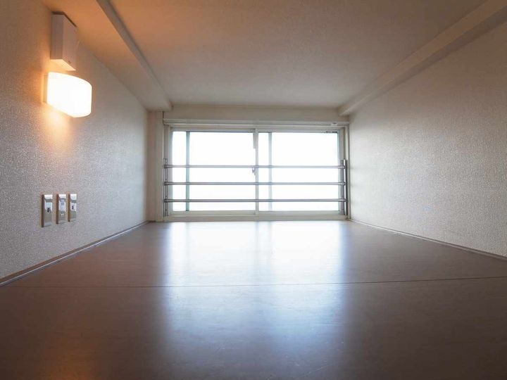 レオパレスラメールの居間