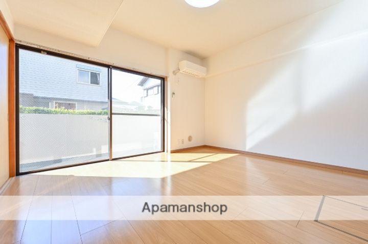 神奈川県平塚市桃浜町の賃貸マンションの内装