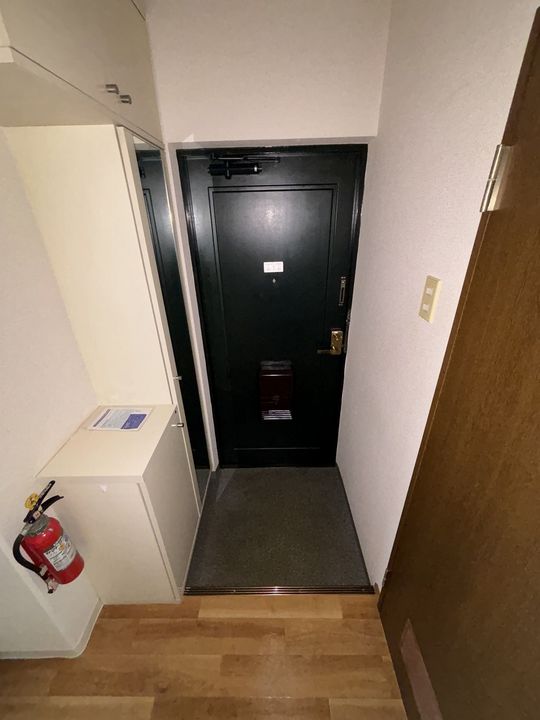 府川マンションの玄関