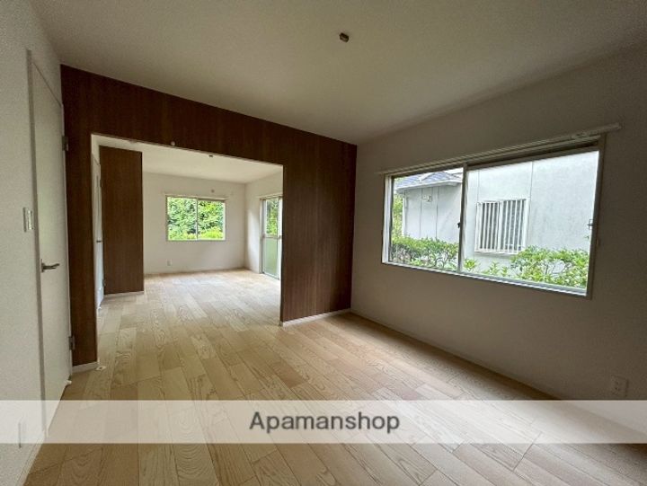 神奈川県鎌倉市腰越(一戸建)の賃貸物件の居間