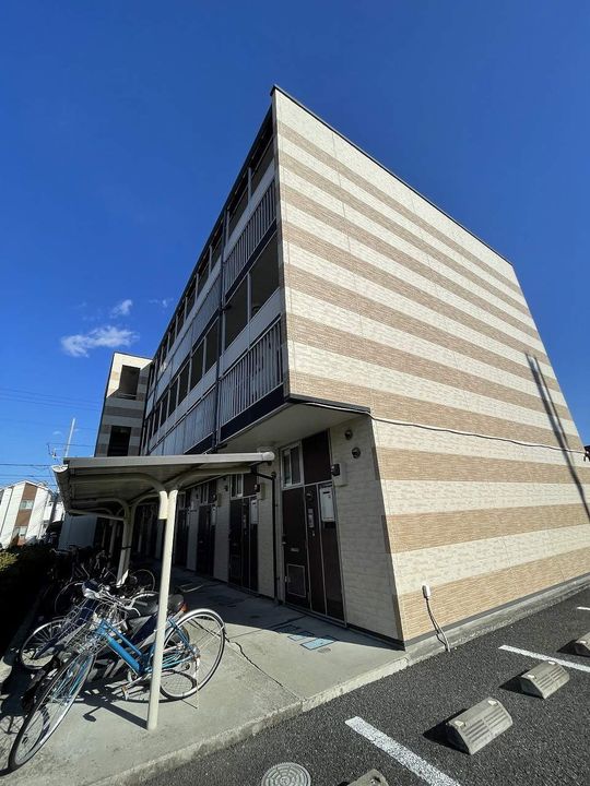 レオパレスサンコート寒川の外観