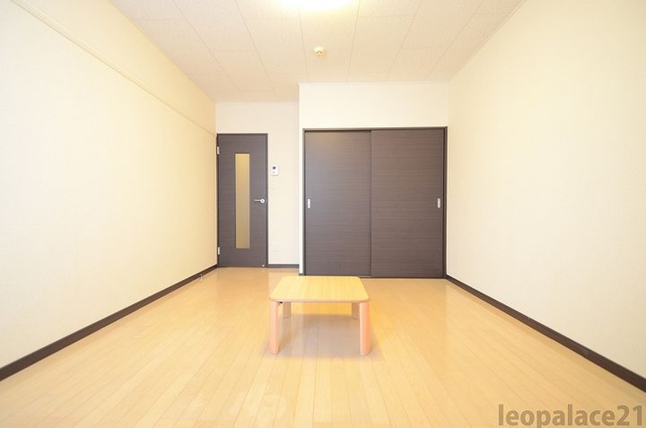 レオネクストツインコートⅠの居間