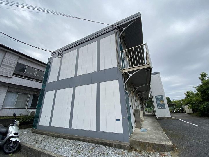 レオパレス湘南ヒルズの外観