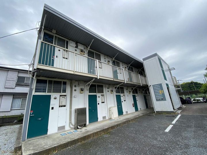 レオパレス湘南ヒルズの外観