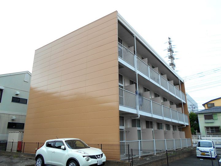 レオパレスボヌール・湘南の外観