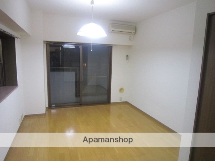 アネックス石井7の居間