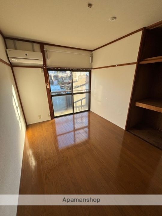 神奈川県秦野市北矢名の賃貸アパート210の居間