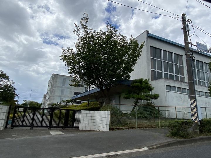 ミランダばうレジデンス湘南の周辺